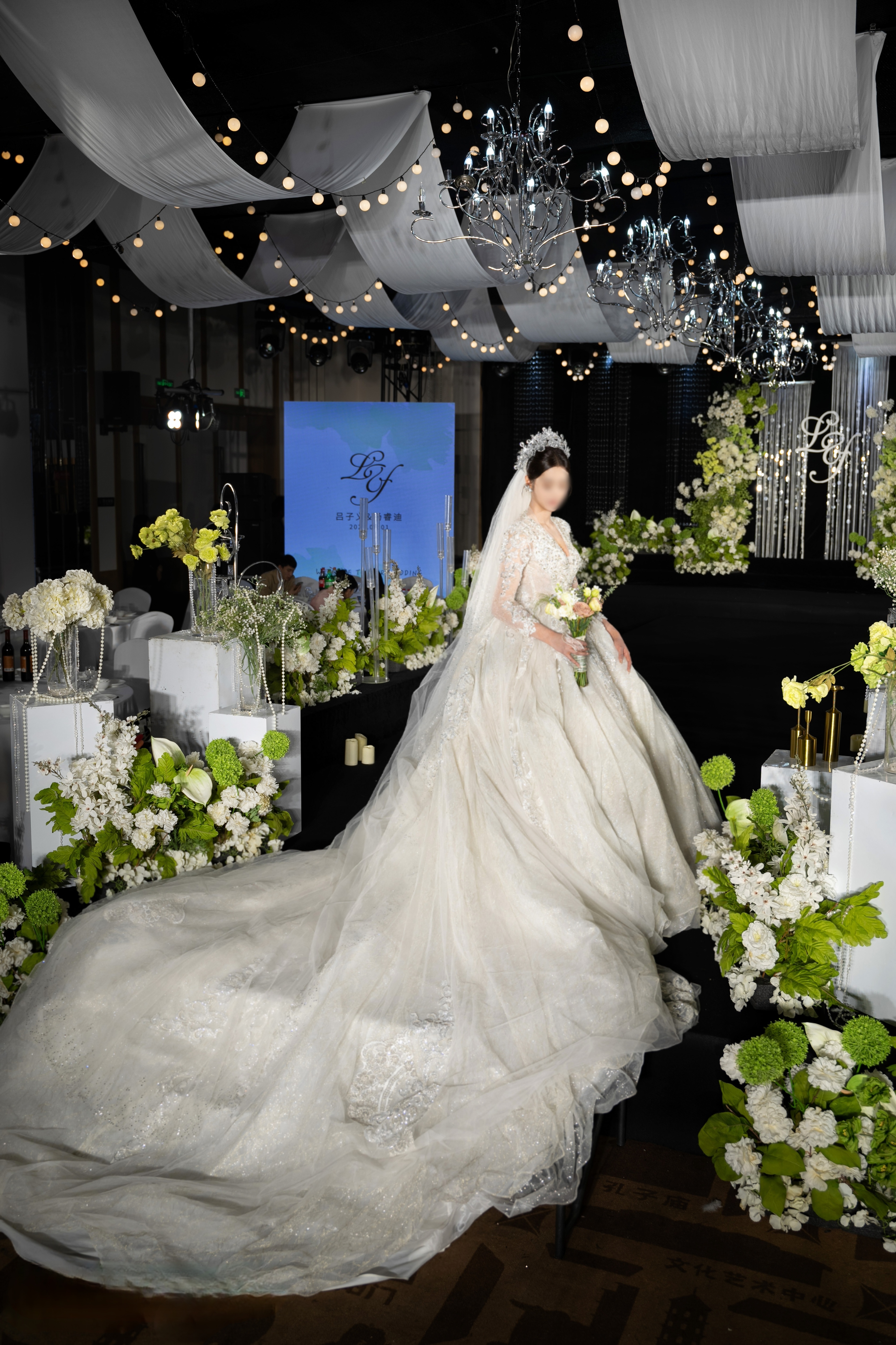 婚禮篇丨白綠為幕，寫(xiě)滿浪漫婚戀情詩(shī)