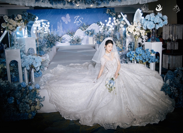 婚禮篇丨藍(lán)色，是深邃的寧?kù)o，是永恒的忠誠(chéng)